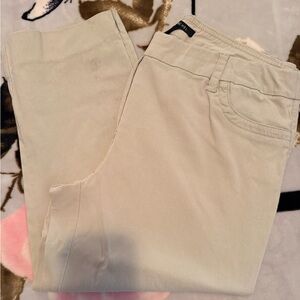 Zac & Rachel Beige Capri